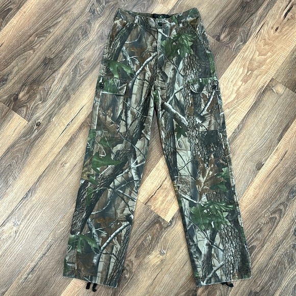 READHEAD BOYS “CAMO” PANTS SIZE LARGE CARGO STYLE REALTREE HARDWOODS - Picture 1 of 10
